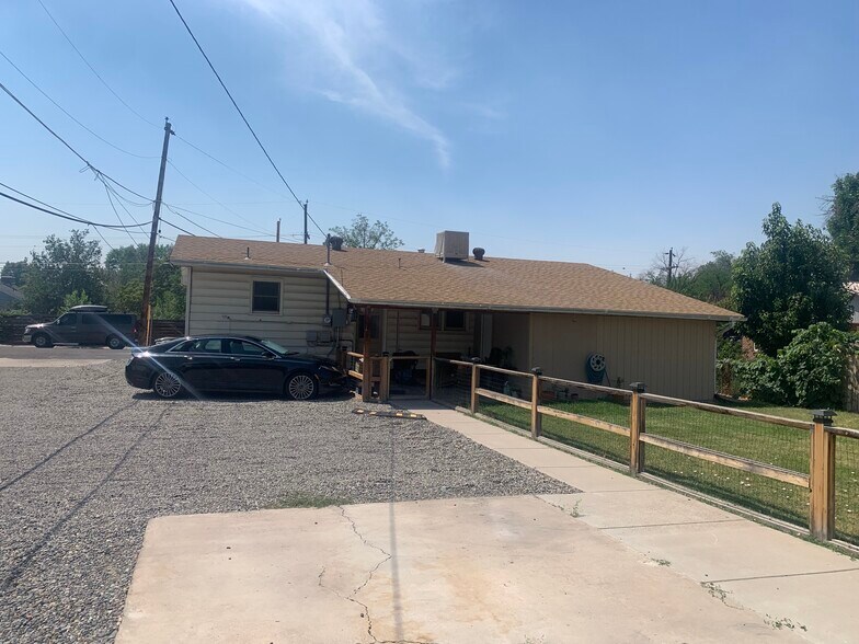 Building Photo - 1522 Hall Ave