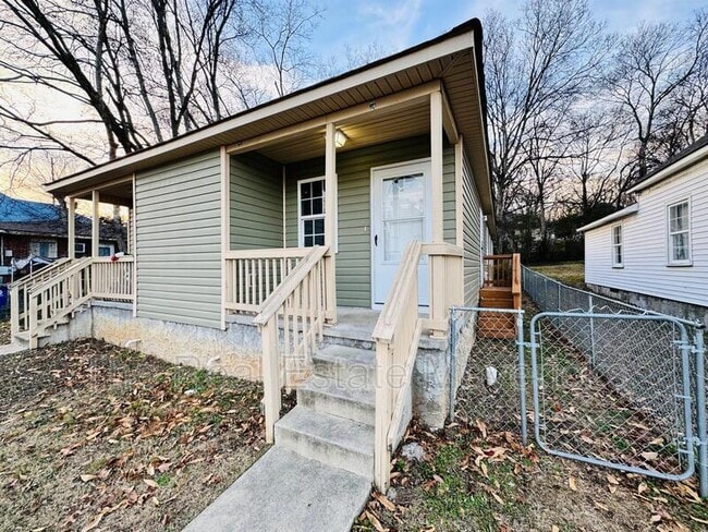 Primary Photo - 4619 Kirkland Ave