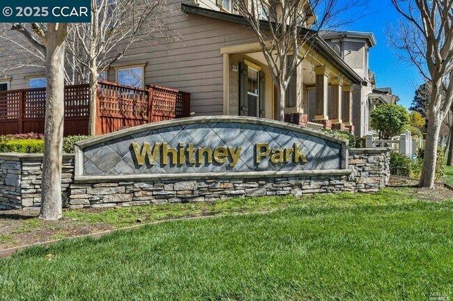 Building Photo - 3200 Puffin Cir