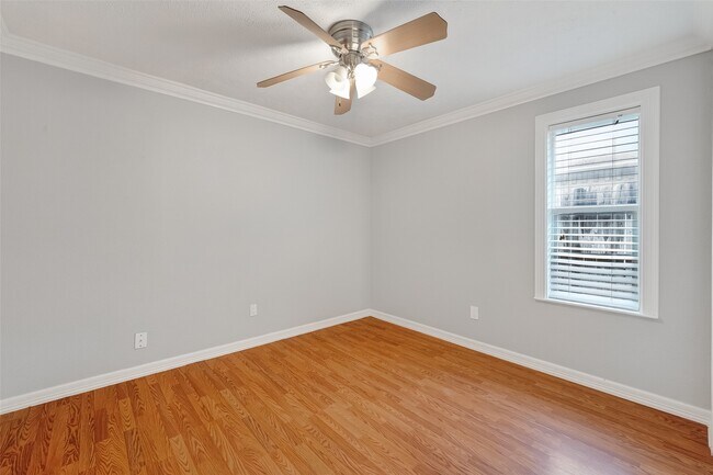 Building Photo - 14023 Bay Gardens Dr