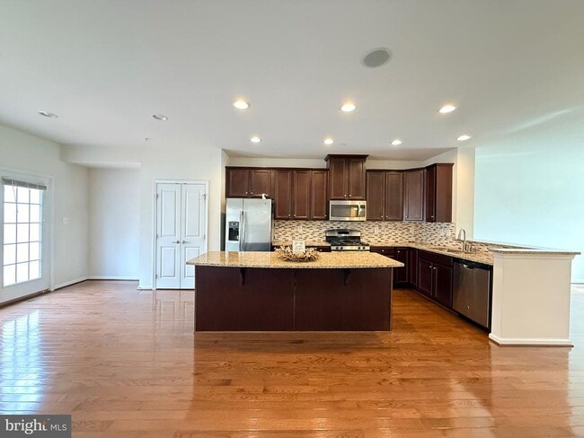 Building Photo - 7296 Dorchester Woods Ln