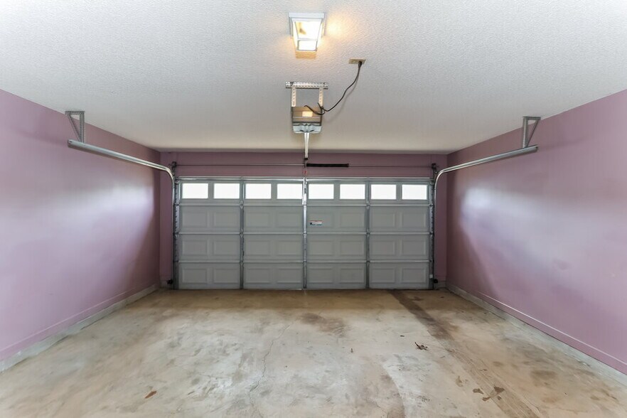 Building Photo - 8456 Cross Point Dr