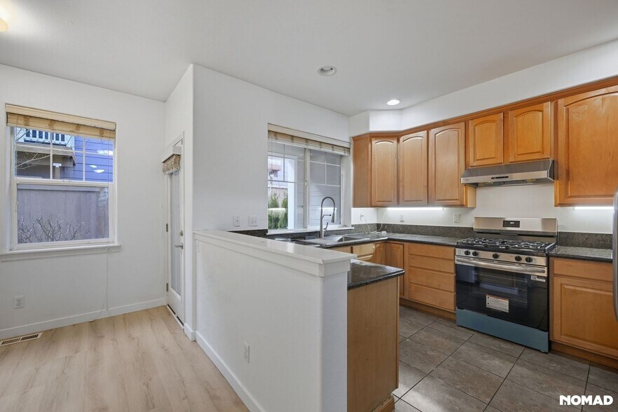 Building Photo - 15 164th St SW