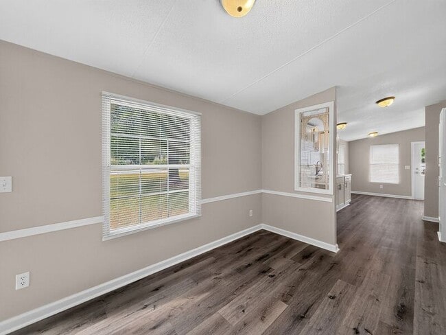 Building Photo - 9009 Dorchester Ln