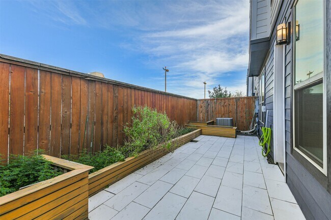 Building Photo - 12542 Malachite Wy