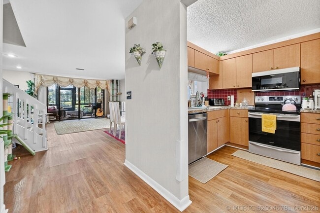 Building Photo - 4587 Carambola Cir S