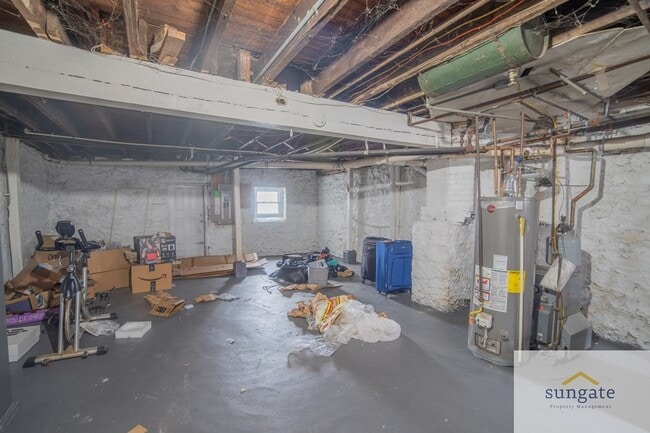 Building Photo - 213 E 33rd St