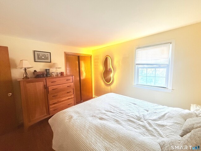 Building Photo - 27 Manila Ave