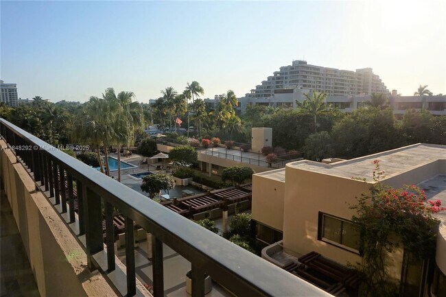 Building Photo - 251 Crandon Blvd