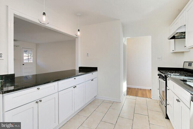 Building Photo - 2942 Landover St