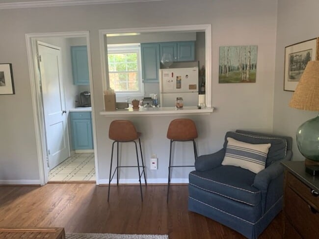Building Photo - Check out this CHARMING 1BR/1BA Now Availa...