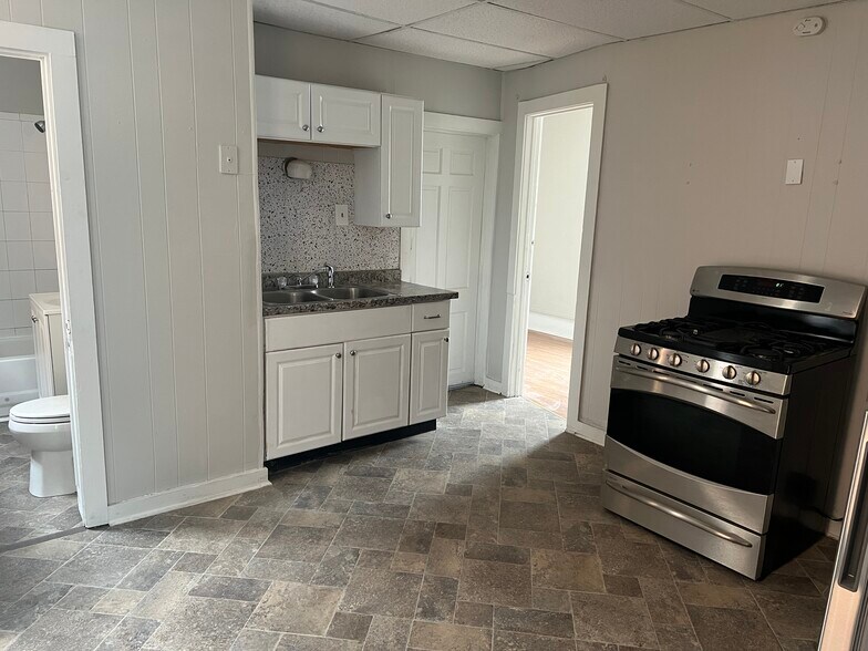 Building Photo - 116 17th St