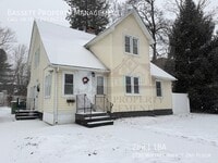 Building Photo - 2790 Whitney Ave