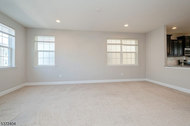 Building Photo - 1601 Hights Farm Rd S