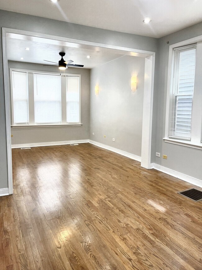 Building Photo - 2908 N Talman Ave