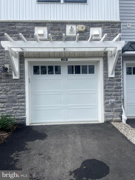 Building Photo - 2106 Donatello Dr