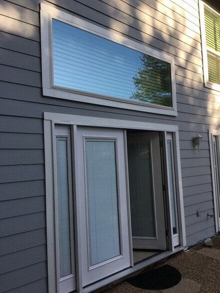 French door - 631 Cimarron Trl