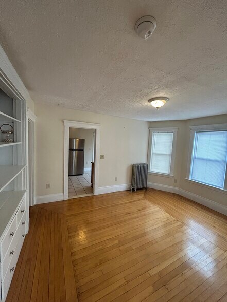 Building Photo - 17 Hiawatha Rd