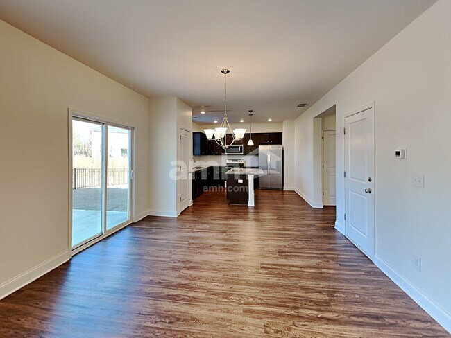 Building Photo - 320 Bourne St