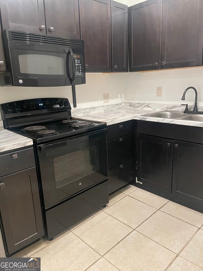 Building Photo - 4071 Beaver Oaks Dr