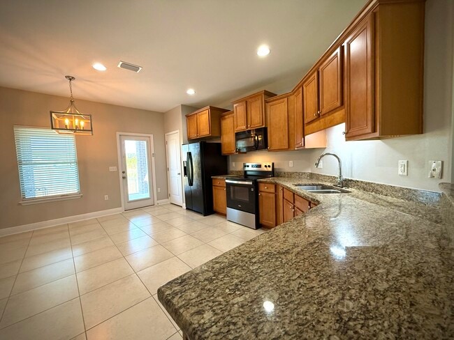 Building Photo - 399 Pin Oak Loop