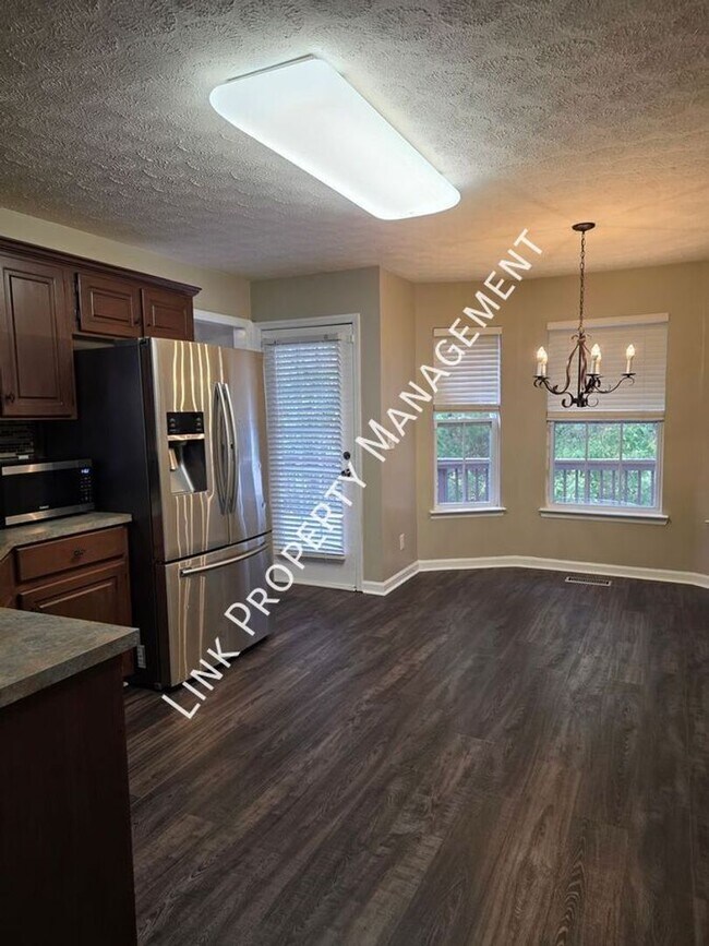 Building Photo - Beautiful 4-Bedroom Home in Desirable Harrison Location – Minutes from Volkswagen Plant!