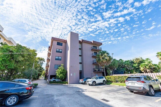 Building Photo - 605 NW 72nd Ave