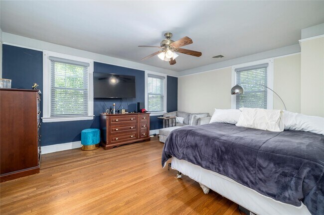Building Photo - 2498 Rockville Centre Pkwy