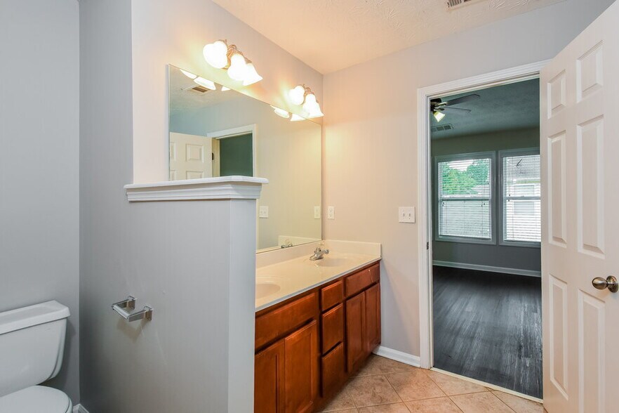 Building Photo - 701 Sweet Spice Way