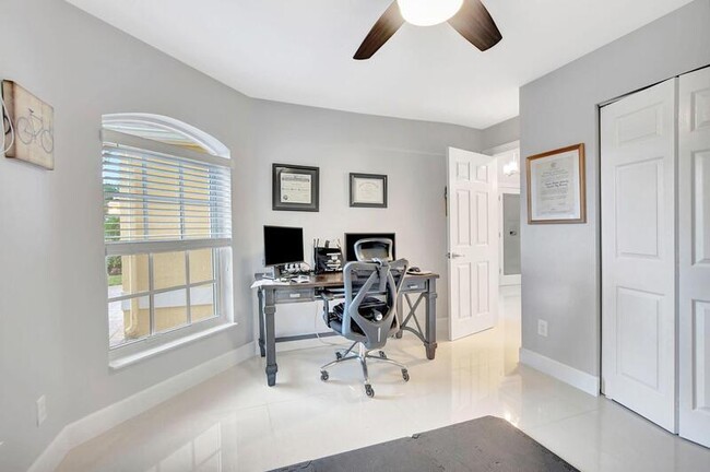 Building Photo - 22687 Royal Crown Terrace E