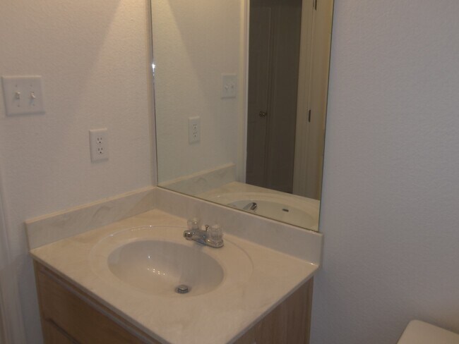 Building Photo - 2810 Windmill Ct