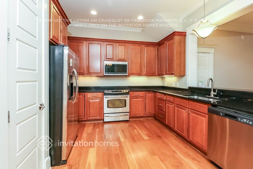 Building Photo - 506 Camellia St