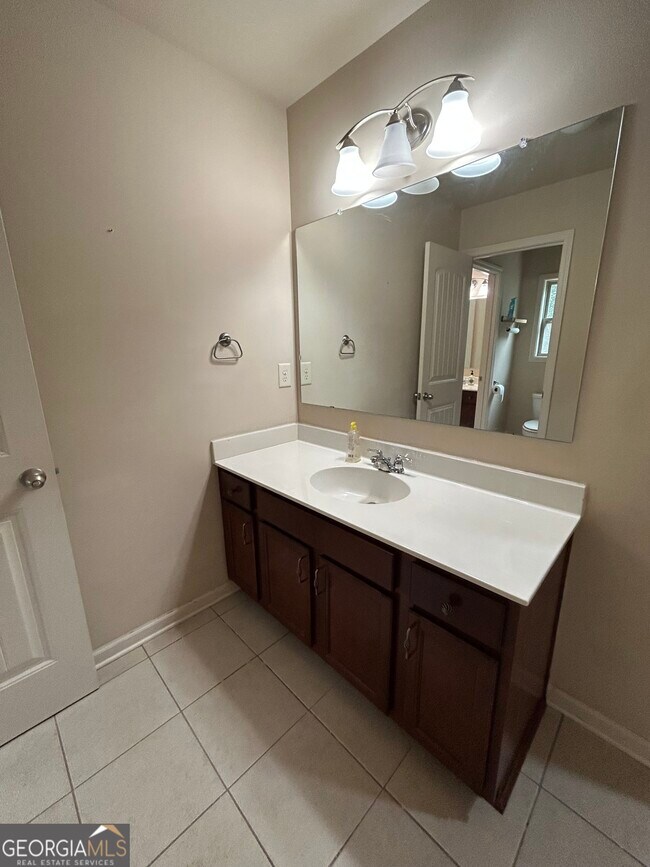 Building Photo - 1240 Apple Blossom Dr