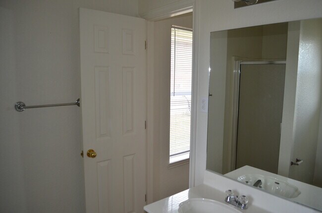 Building Photo - 2108WW