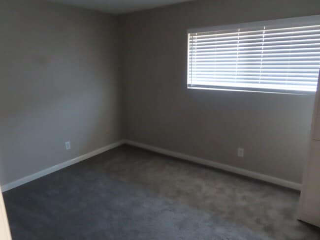 Building Photo - Four Bedroom Home in Oceanside
