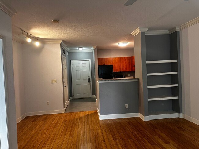 Building Photo - THE GRANDE DOWNTOWN CONDO - 1BR/1BA