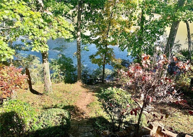 Building Photo - 720 Creek Wind Ct