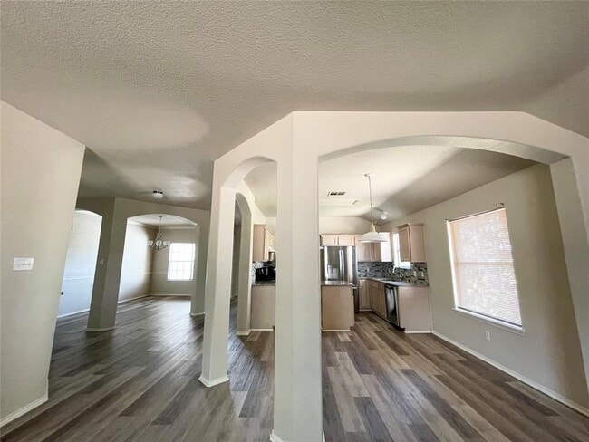 Building Photo - 1506 Amarylis Dr