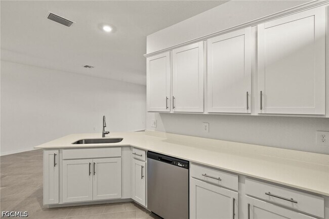 Building Photo - 44331 Topmast Ter