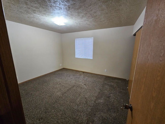 Building Photo - 995 N Boulder Ct