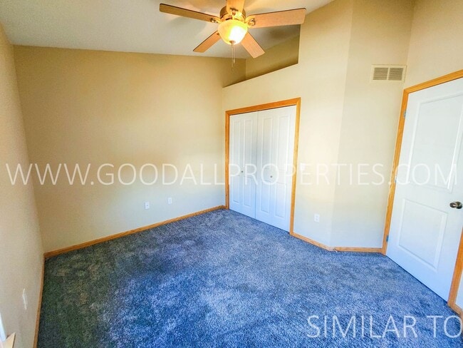 Building Photo - 2-Bedroom, 2-Bath Townhome in Ankeny with Attached 2-Car Garage