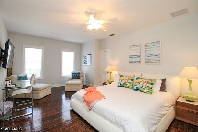 Building Photo - 2150 Marina Dr