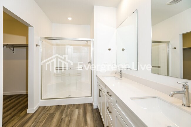 Building Photo - 308 Ravello St