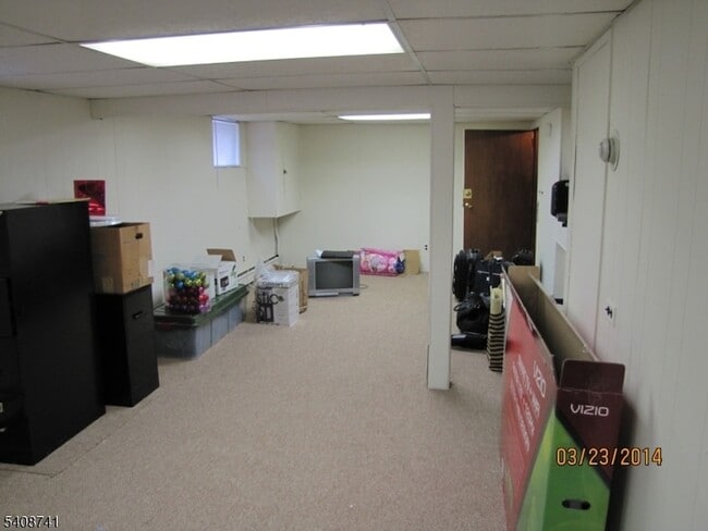 Building Photo - 298 Luddington Ave