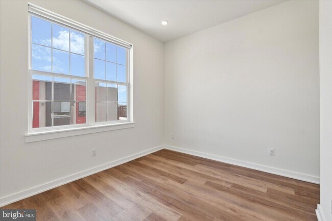 Building Photo - 2513 N Howard St