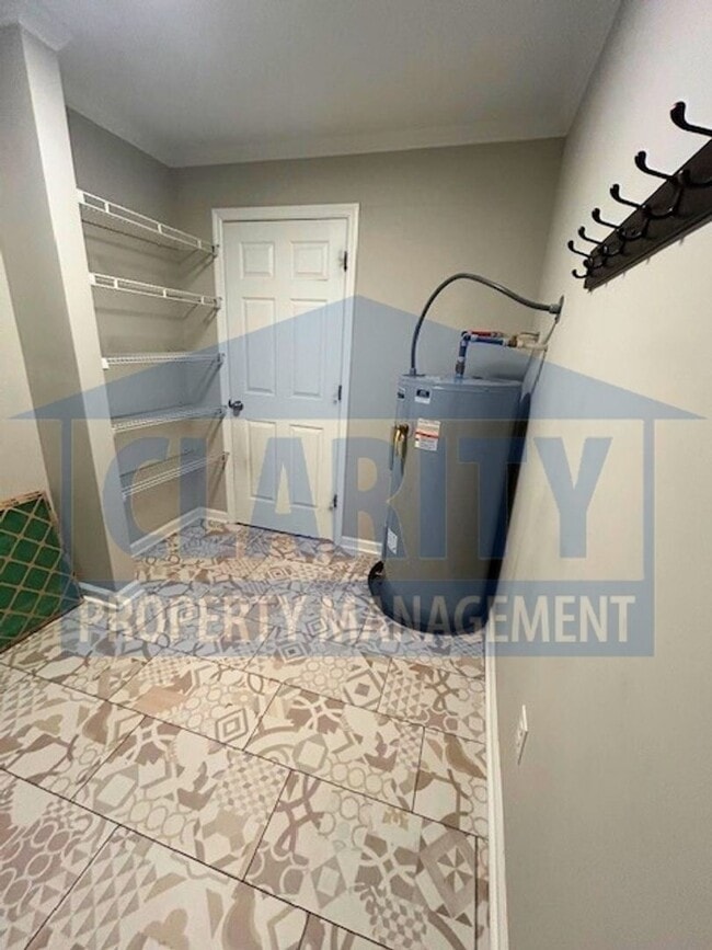 Building Photo - Centrally located, three bedroom home!