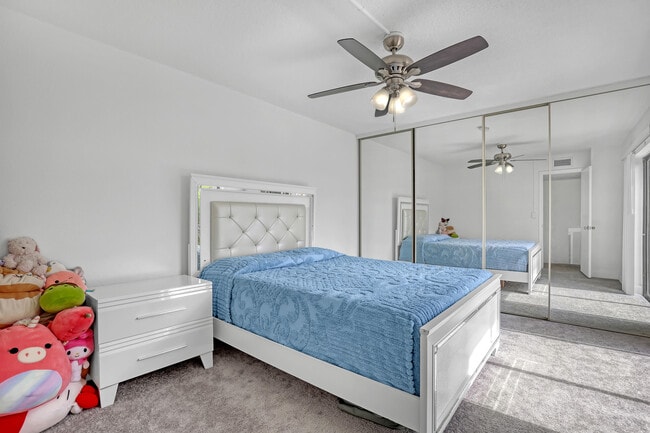 Building Photo - 712 Springdale Cir