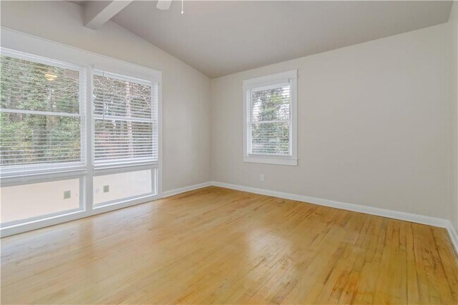 Building Photo - 3035 McLendon Cir NW