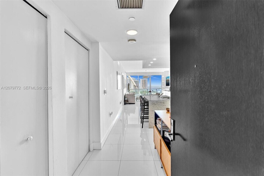 Building Photo - 900 Biscayne Blvd