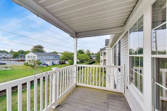 Building Photo - 605 Himes Ave